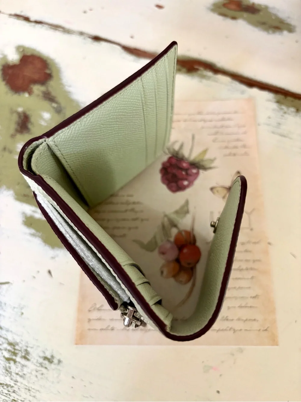 EUC Coach Small Trifold Wallet Leather Pale Pistachio Green Silver